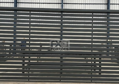 FX12 – Portão Basculante Automático