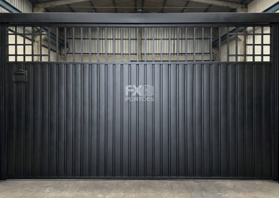 FX143 – Portão Basculante Automático